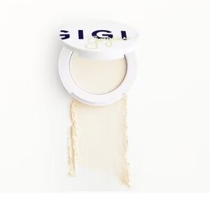 4/$25  Gigi Gorgeous Turnt Touch-Up Powder *New*